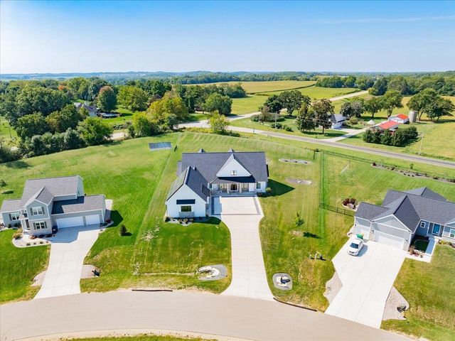 2231 Wooded Ridge Trail, Cottage Grove, WI 53527