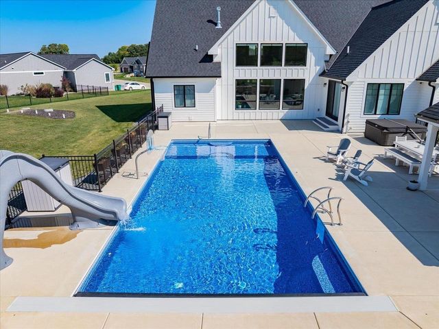 2231 Wooded Ridge Trail, Cottage Grove, WI 53527