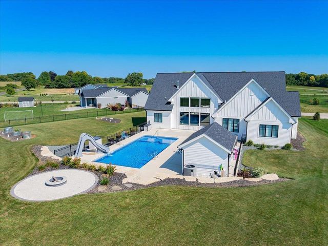 2231 Wooded Ridge Trail, Cottage Grove, WI 53527