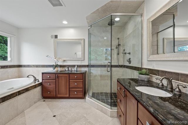 1795 Golf Ridge Drive, Bloomfield Hills, MI 48302