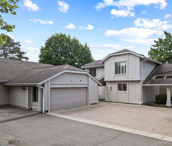 1795 Golf Ridge Drive, Bloomfield Hills, MI 48302