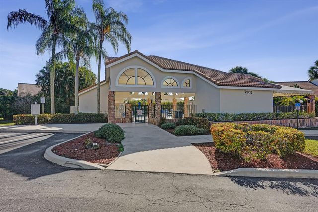 8486 Heather Place, Boynton Beach, FL 33472