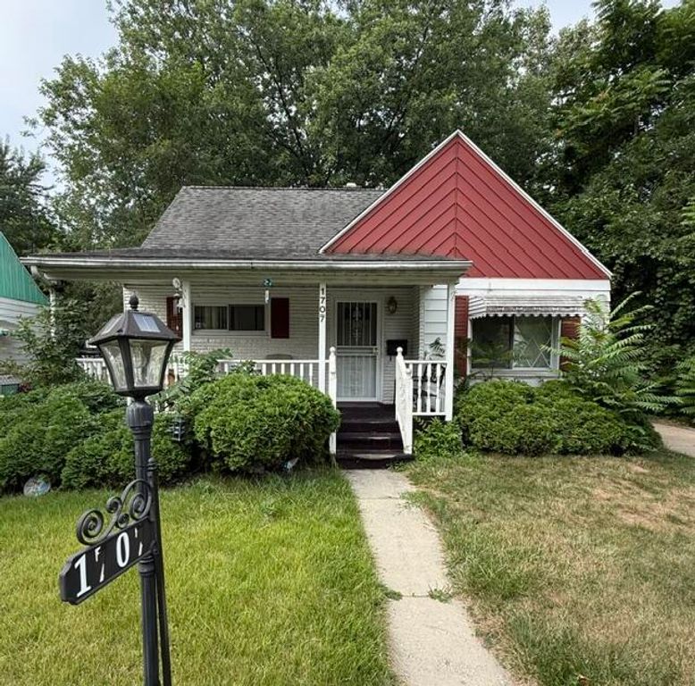 1707 Greenbrook Lane, Flint, MI 48507