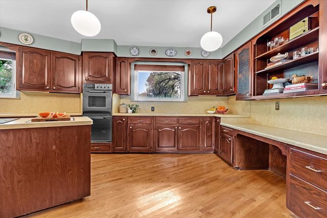 4710 CROSSOVER LN, Memphis, TN 38117