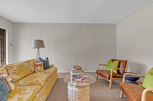 4710 CROSSOVER LN, Memphis, TN 38117