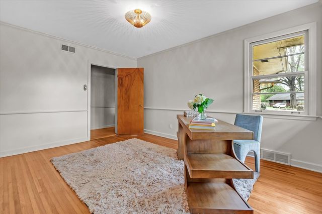 4710 CROSSOVER LN, Memphis, TN 38117