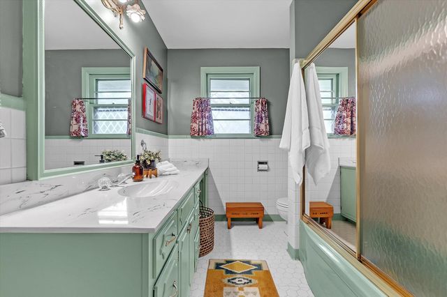 4710 CROSSOVER LN, Memphis, TN 38117