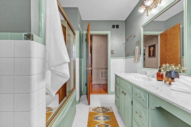 4710 CROSSOVER LN, Memphis, TN 38117