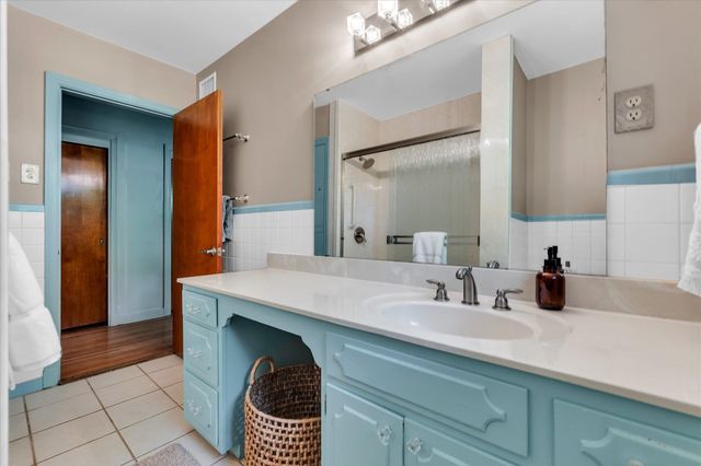 4710 CROSSOVER LN, Memphis, TN 38117