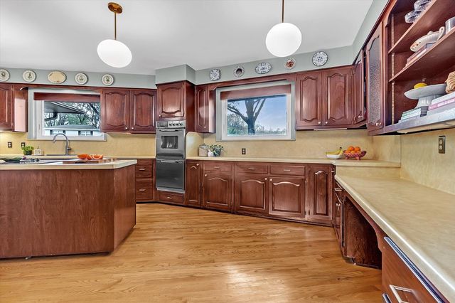 4710 CROSSOVER LN, Memphis, TN 38117