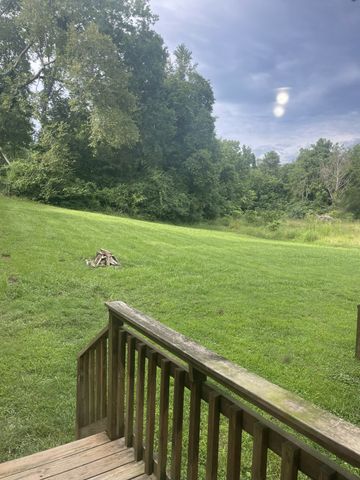 805 E Railroad St, Waverly, TN 37185