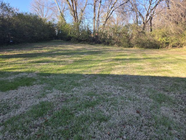 805 E Railroad St, Waverly, TN 37185