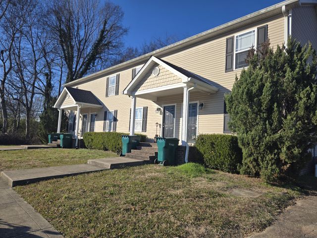 805 E Railroad St, Waverly, TN 37185