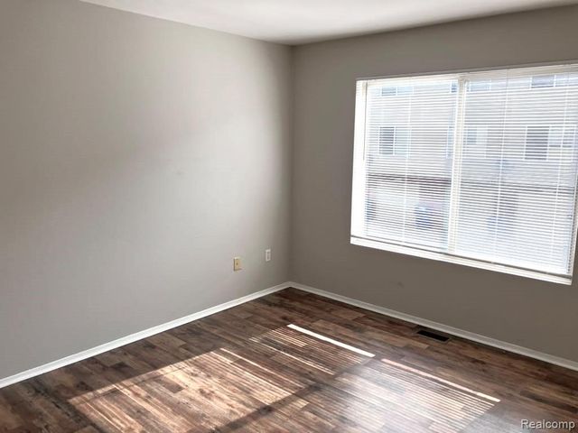 23284 Cornerstone Village Drive, Southfield, MI 48075