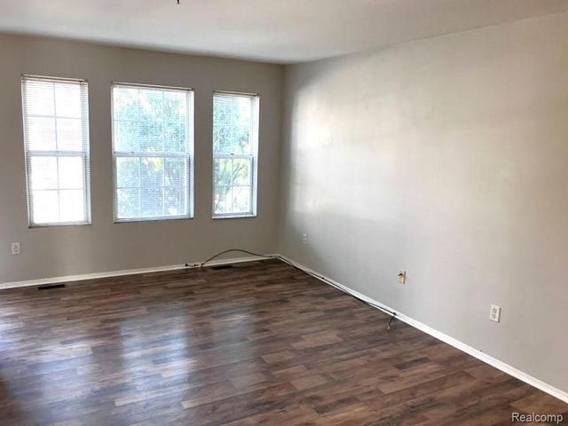 23284 Cornerstone Village Drive, Southfield, MI 48075