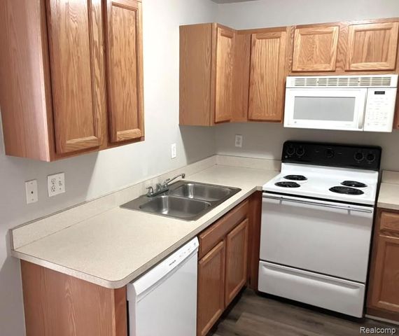 23284 Cornerstone Village Drive, Southfield, MI 48075