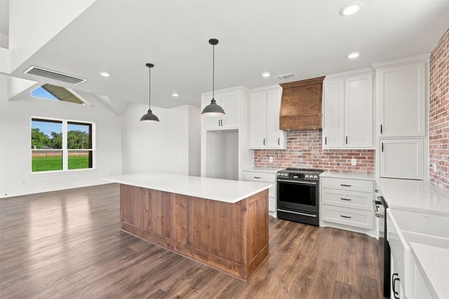 10 Keeter Lane, Lipan, TX 76462