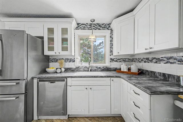 945 E 10th Avenue, Broomfield, CO 80020