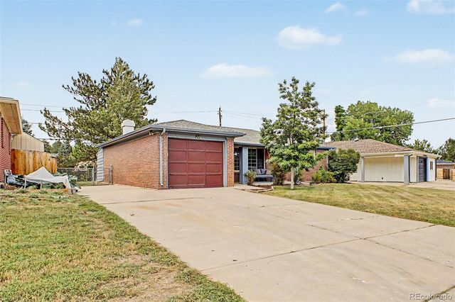 945 E 10th Avenue, Broomfield, CO 80020