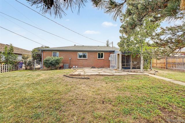 945 E 10th Avenue, Broomfield, CO 80020