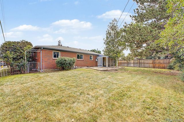 945 E 10th Avenue, Broomfield, CO 80020