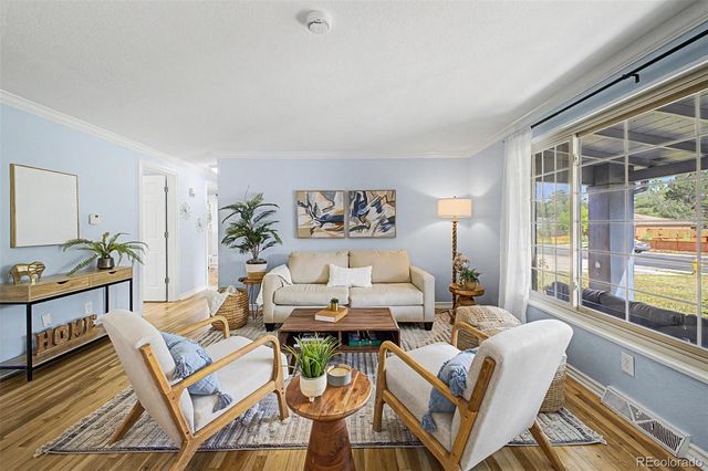 945 E 10th Avenue, Broomfield, CO 80020