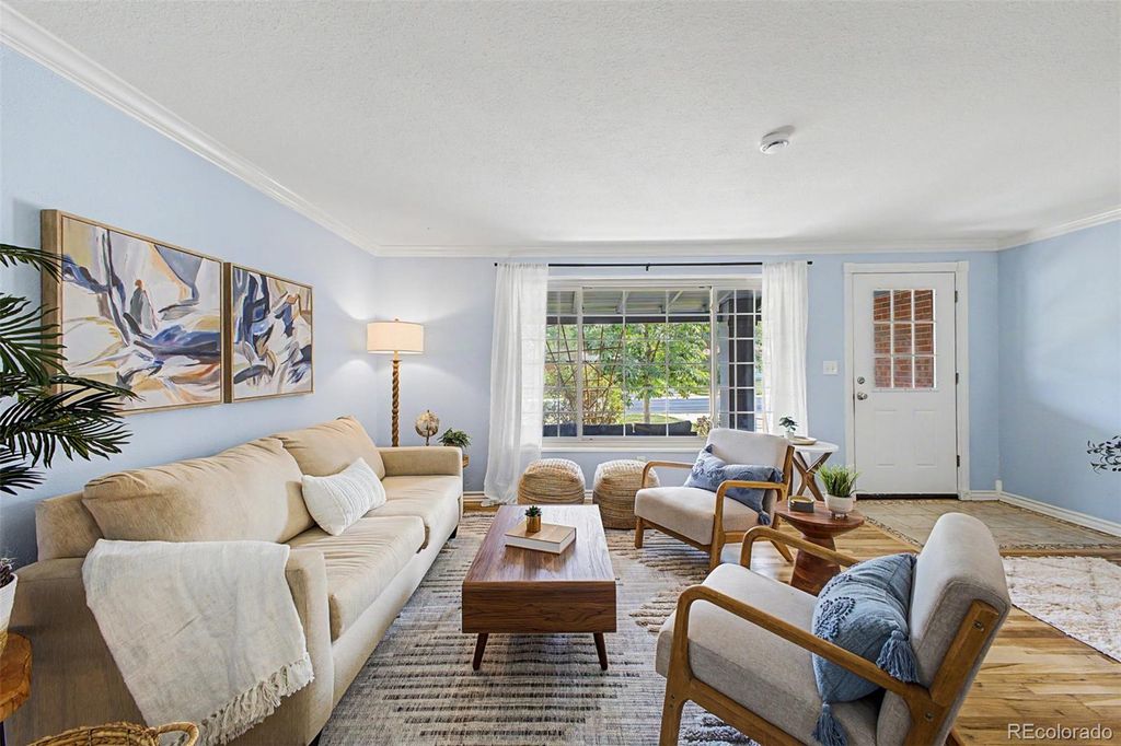 945 E 10th Avenue, Broomfield, CO 80020