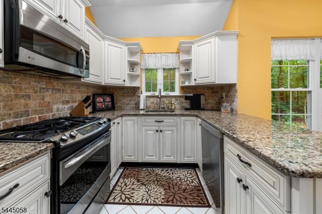 135 Richmond Rd, West Milford Twp., NJ 07480