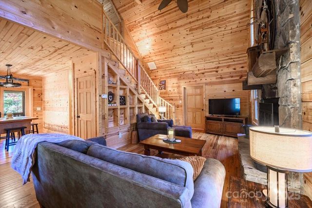 87 Prater Cove Road, Franklin, NC 28734