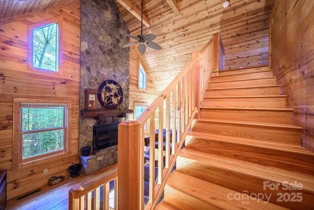 87 Prater Cove Road, Franklin, NC 28734