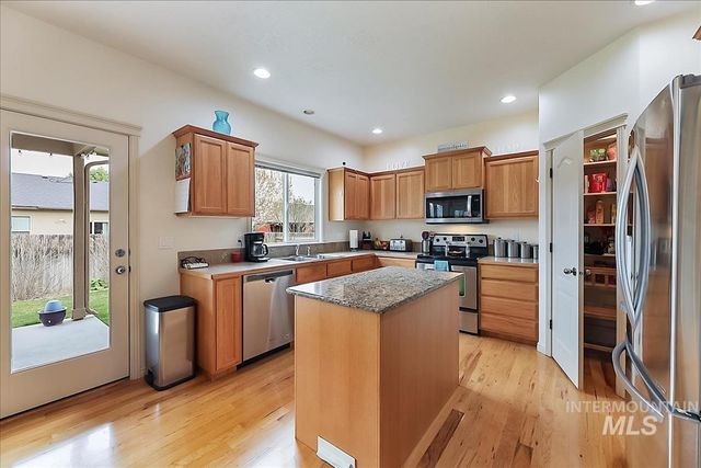 826 W Playground St, Kuna, ID 83634