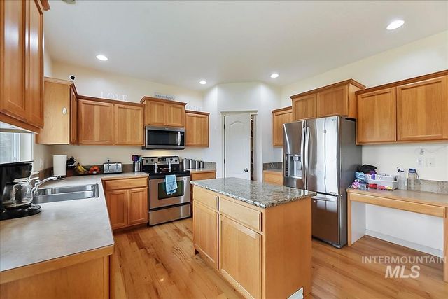 826 W Playground St, Kuna, ID 83634