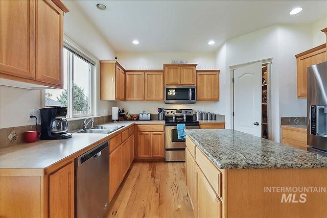 826 W Playground St, Kuna, ID 83634