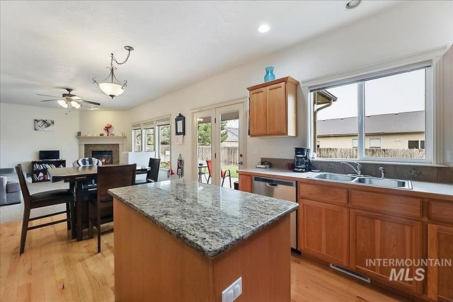 826 W Playground St, Kuna, ID 83634