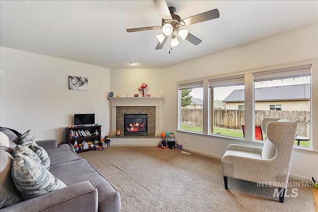 826 W Playground St, Kuna, ID 83634