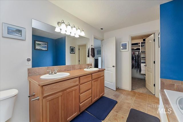 826 W Playground St, Kuna, ID 83634