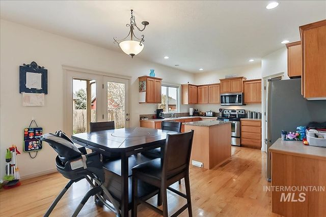 826 W Playground St, Kuna, ID 83634