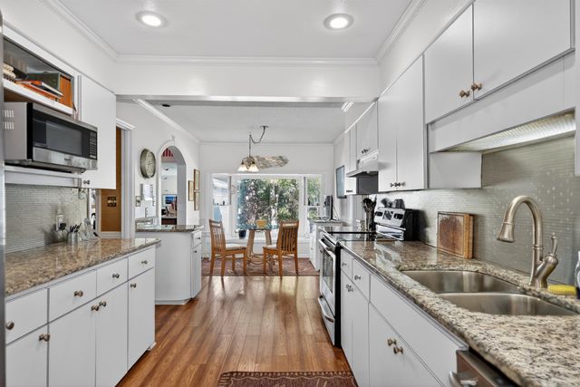 297 Linden Circle, Pawleys Island, SC 29585