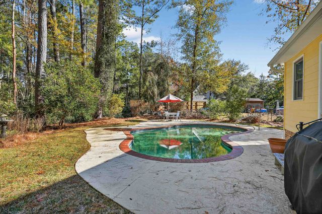 297 Linden Circle, Pawleys Island, SC 29585