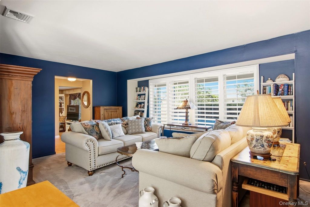 14 Seacliff Lane, Miller Place, NY 11764 — photo 5
