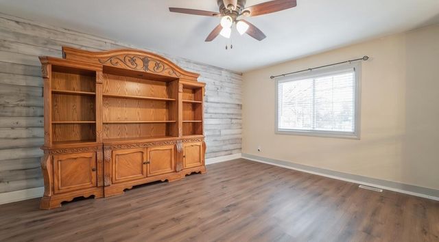 1058 W 61st Avenue, Merrillville, IN 46410