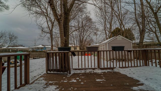 1058 W 61st Avenue, Merrillville, IN 46410