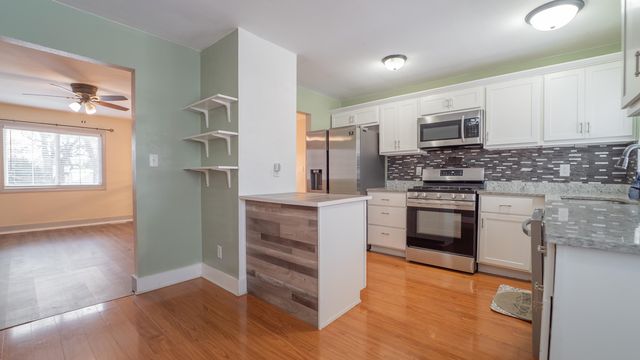 1058 W 61st Avenue, Merrillville, IN 46410