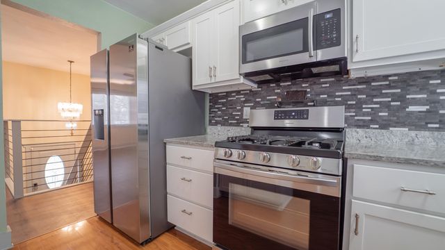 1058 W 61st Avenue, Merrillville, IN 46410