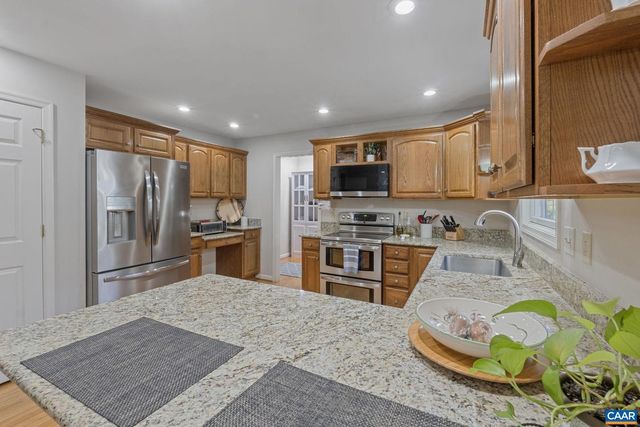 70 RIVERSIDE DR, Palmyra, VA 22963