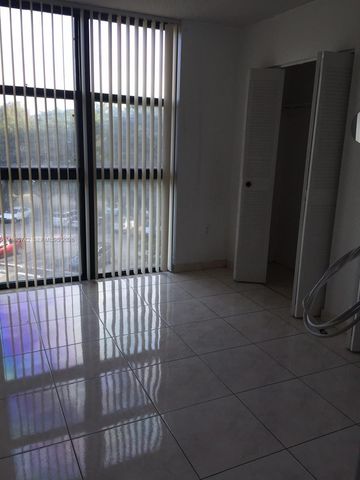 11780 SW 18th St 423-2, Miami, FL 33175