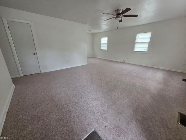 9 Ambrose LN, Hampton, VA 23663