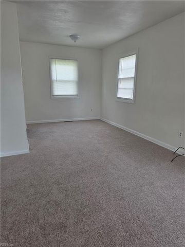 9 Ambrose LN, Hampton, VA 23663