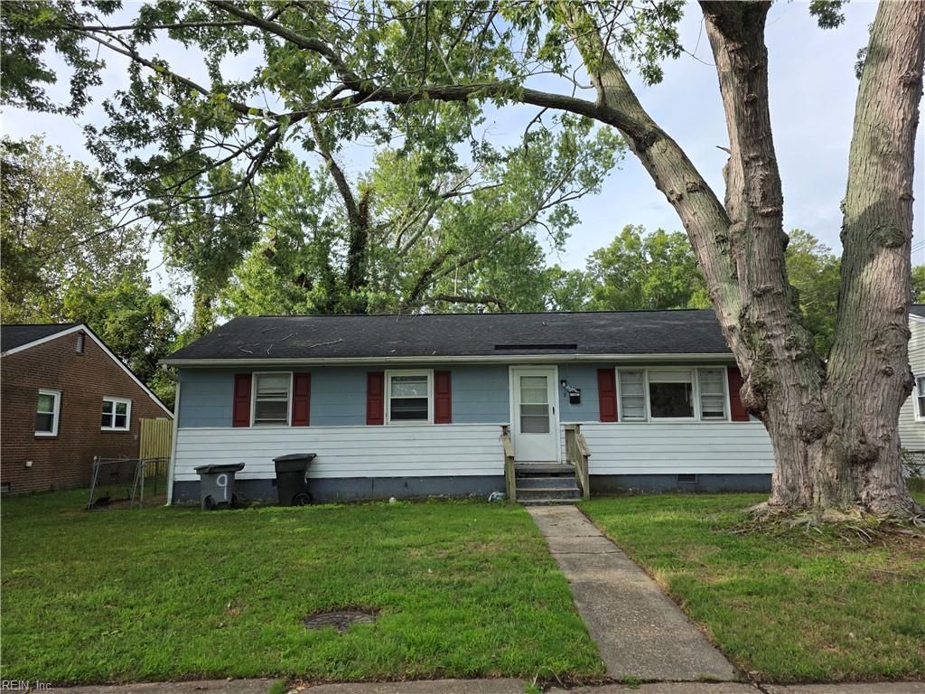 9 Ambrose LN, Hampton, VA 23663