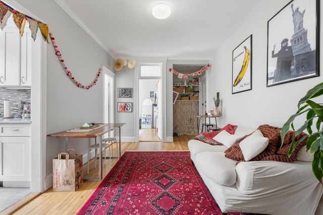 282 Newbury 6, Boston, MA 02116